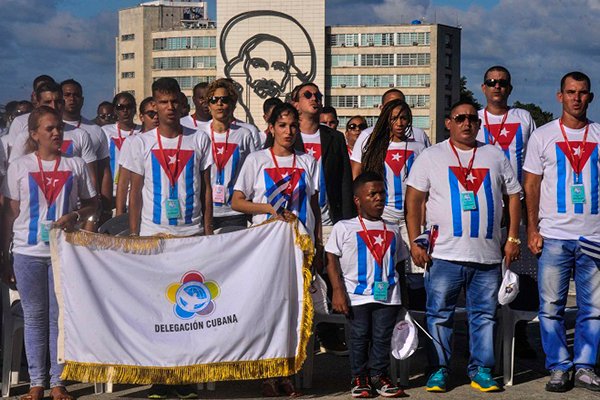 DanielCasadoDa2's tweet photo. #cubaeduca #SomosContinuidad El Día del Estudiante es una fecha anual que se conmemora en varios países; aunque la efeméride exacta en que se observa difiere en cada país, esta celebración suele estar relacionada con la juventud y la primavera. https://t.co/Hju268Grv4