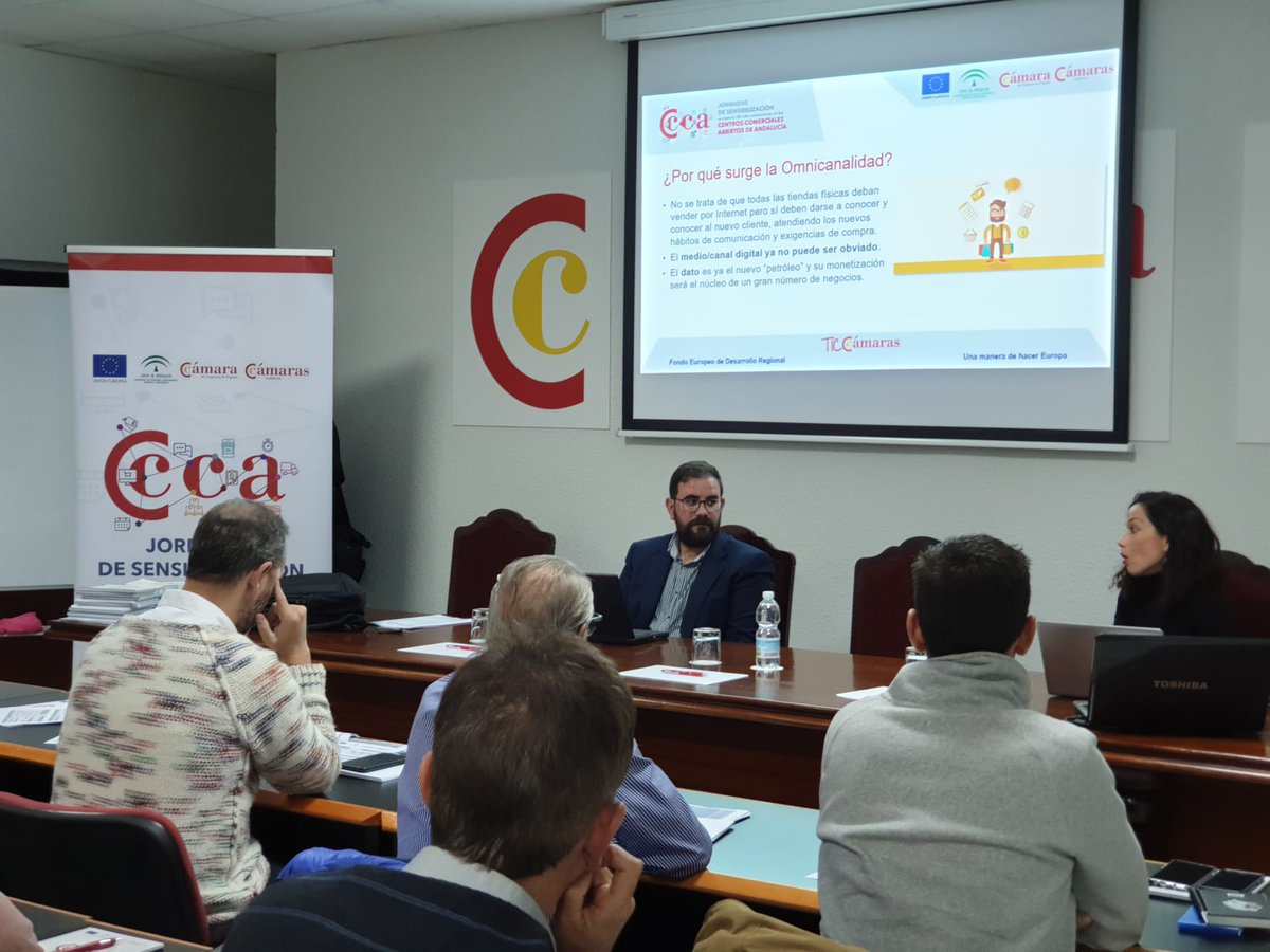 alberwhite's tweet photo. Hoy me encuentro participando en las jornadas de sensibilización en Tic que organiza la Cámara de Comercio para centros comerciales abiertos, tanto en Sevilla como Huelva. Hablamos de #erp #crm #cloud #backup #ciberseguridad #tpv 
La formación es necesaria para la pyme! https://t.co/HwLZIf01b3