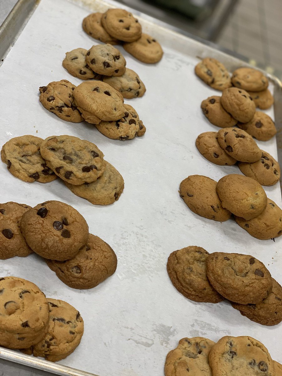 NCCCulinaryArts's tweet photo. Converting cookie recipes can be tricky #ctemath @NCC40 results are different but shouldn’t be? 🤔🤔 https://t.co/aLUv1H8EZC