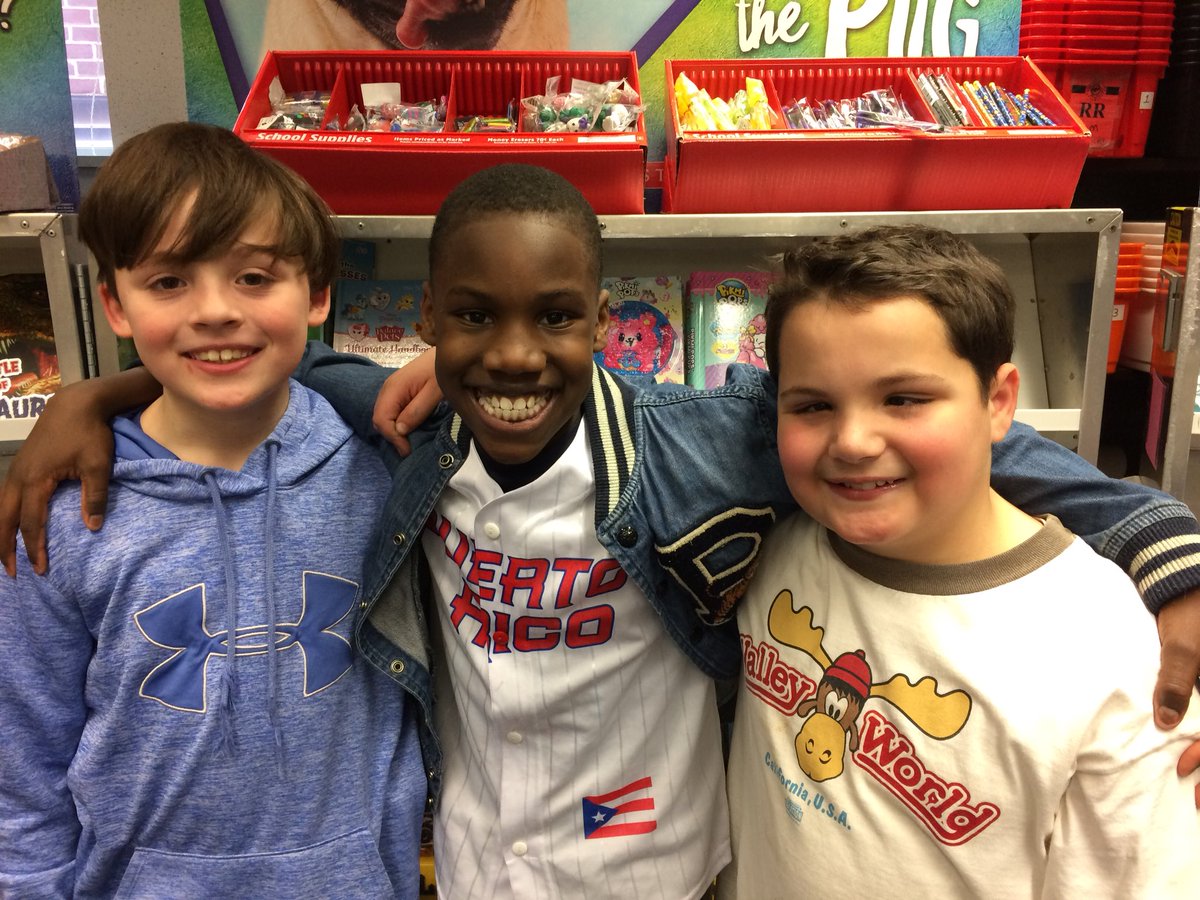 RoseTree_RTMSD's tweet image. The book fair is here at RTES!