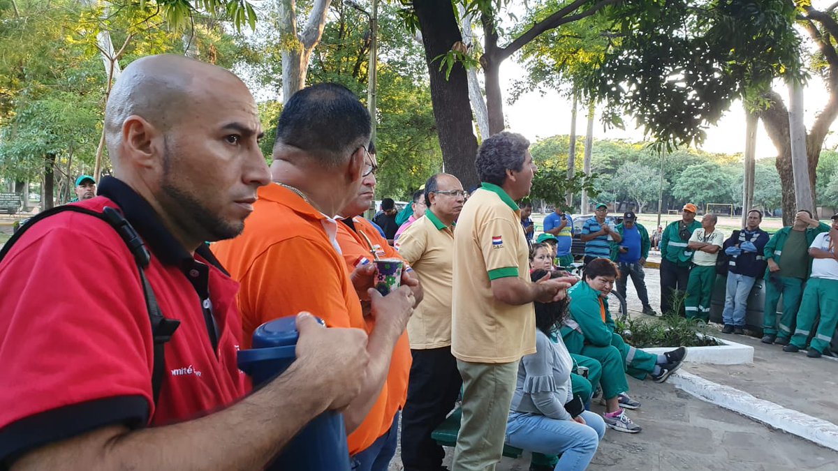 Sitrama1's tweet photo. ¡Representantes de los sindicatos de la  Municipalidad de Asuncion integrado por la  #USITRAM se  reunieron en Áreas verdes tema a tocar presupuesto 2020.#Sitrama !! https://t.co/jo6i6iees3
