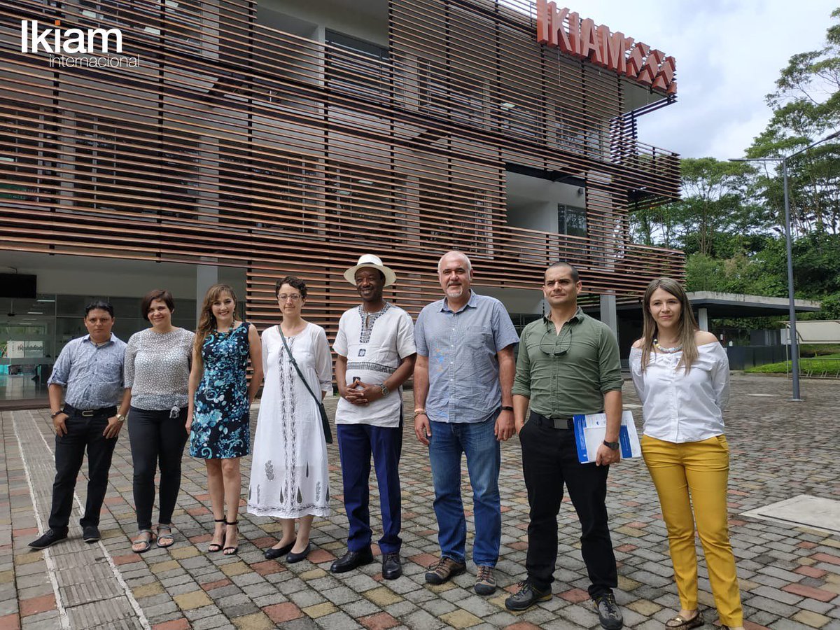 #Ikiam recibe la visita del Dr. Tawana Kupe, rector de la Universidad de Pretoria <a href="/UPTuks/">University of Pretoria</a>, ubicada en Sudáfrica. Le dan la bienvenida el rector de Ikiam <a href="/txusramos/">Abu Ramal🔻✊</a> y más autoridades de la Universidad.