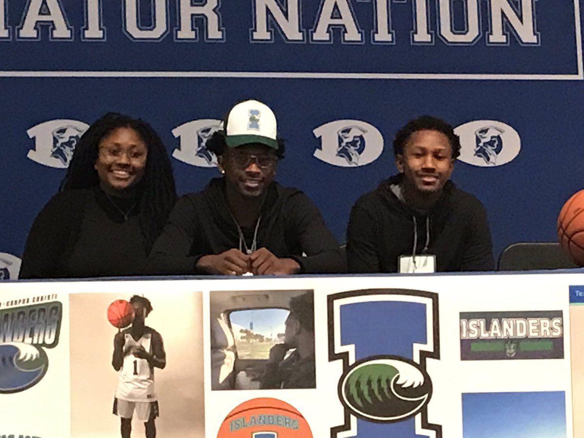 CSDDoverHigh's tweet photo. Congratulations to Eden Davis on signing today with Texas A&amp;M Corpus Christi 🎉. #shouldabeenasenator https://t.co/7nSK7OgsIF