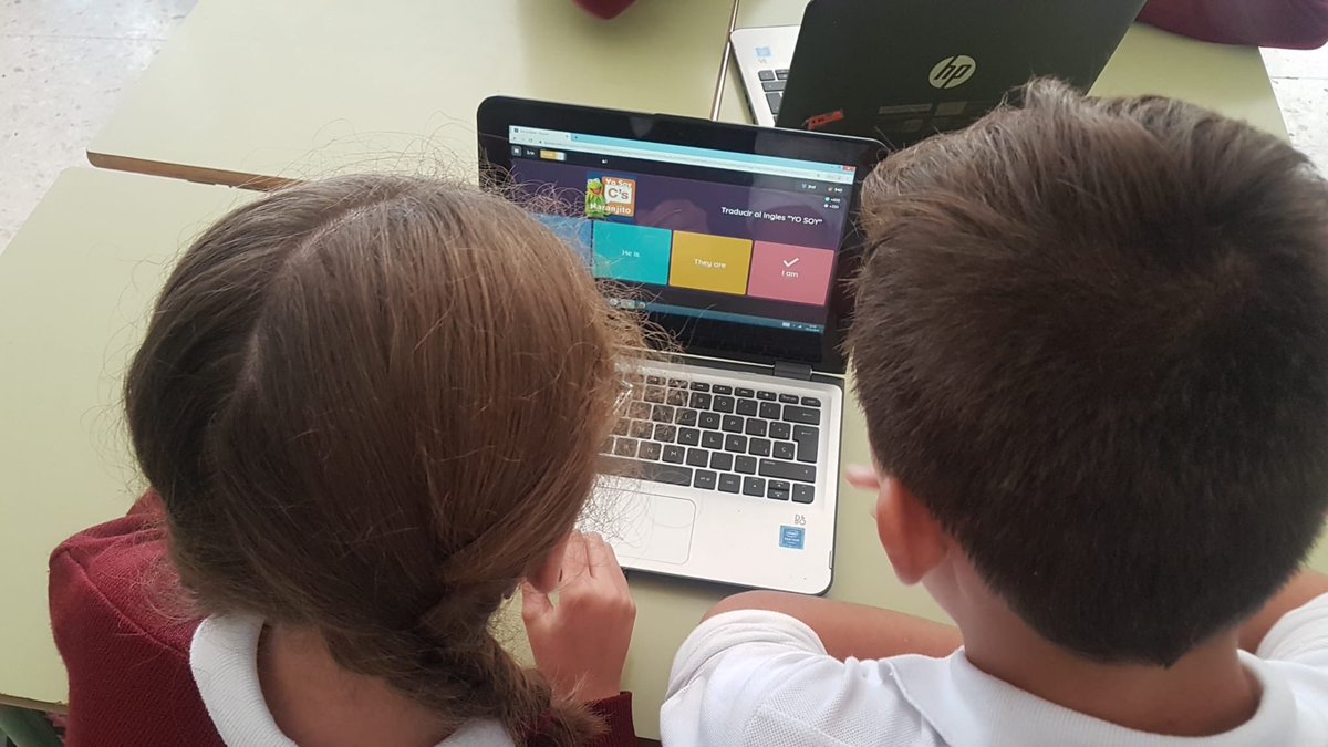 fecnsg's tweet photo. ¡Repasando con Quizizz la clase pasa volando! 🚀🚀#tuvidasinfiltros #tobe #havegot #english #6ºEP #agolpedeteclado #funenglish #learningisfun #appseducativas https://t.co/4x7fnwRMdH