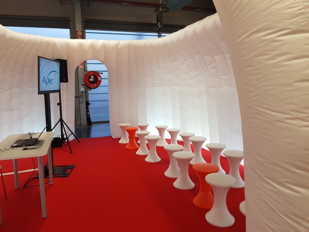 Apec_NA's tweet photo. [SALON RECRUTEMENT] Jour J 
💡Pour participer à nos ateliers : Réservez votre place avec votre appli APEC EVENEMENTS à partir de 8h ce matin. Atelier réservé = Temps gagné ! Sourire assuré 
#CompétencesCadres https://t.co/Z9qiA3z2W4