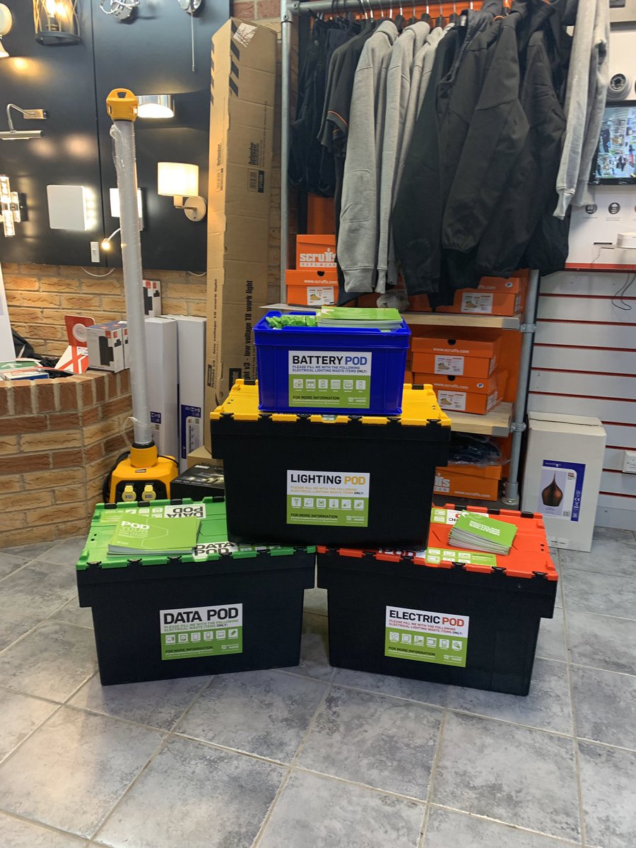 thewasteexperts's tweet photo. On Friday our Account Manager Jake Clarkson was out and about again supporting @cefonline Castleford Branch at their Trade Day, talking to clients about CEF’s unique electrical waste recycling solution #WEEE #Recycling #EWRG #CEF #wastemanagement
https://t.co/efDmCAEWZg https://t.co/w2BGu5yWJD
