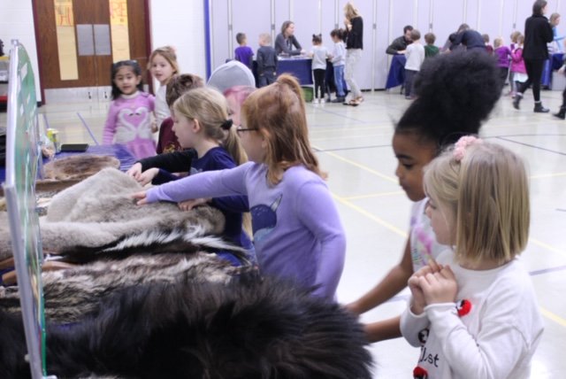 SMFSchools's tweet photo. COSI on Wheels visited Indian Trail for an exciting day of discovery! Students loved learning and playing, as they always do with visitors! #buildingbetterbulldogs #COSIfun #bulldogpridedistrictwide https://t.co/c2WCaU59P6