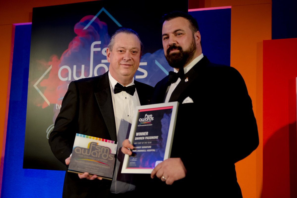 Darrenpassmore's tweet photo. Really honoured to win the award for Unit Chef of the Year increasing the profile of how important food and nutrition is a patients recovery and palative care @BupaCromHosp @compassgroupuk @QBTuna #eatgoodfeelgood #fsmawards https://t.co/baD5XexMcI