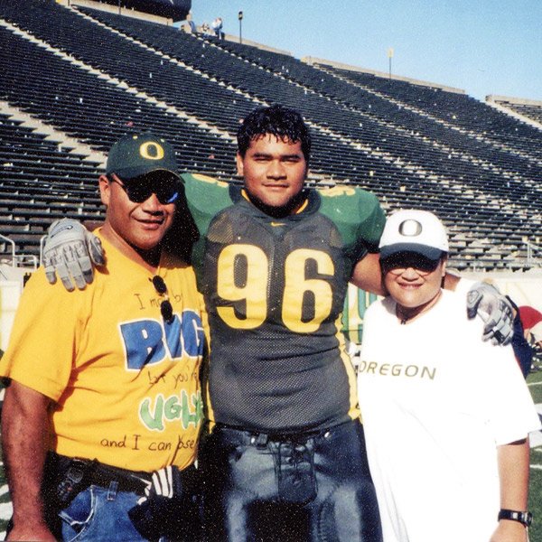 uofunursing's tweet photo. Join us Nov. 19 at 7 p.m. for Grief and the Holidays: Former NFL defensive tackle Haloti Ngata will share his story, "Loving Through Life's Challenges." @UofUHealth @UofUCaringCon 

https://t.co/2O47XvzB9G https://t.co/ftKs4Elocb