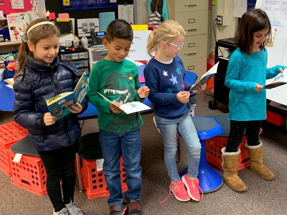MrsMorrisFHES's tweet photo. They are so excited do their first Readers Theater! #fhesfoxes @FortHuntES https://t.co/M8C1kHgQp7