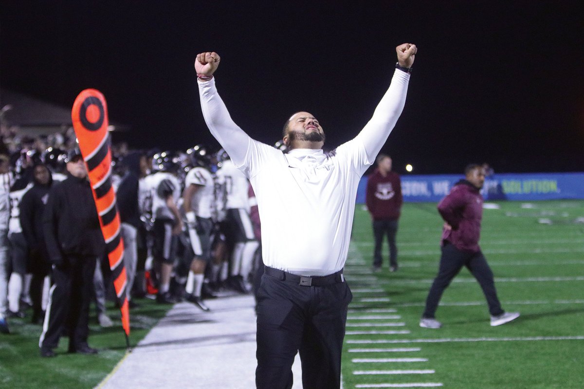 fbheraldsports's tweet photo. Longhorns rally to defeat Clear Falls Knights
 
📲:https://t.co/nXAW8Qn6ed
✍️&amp;📸: Scott Reese Willey https://t.co/bwmlX6R5p5
