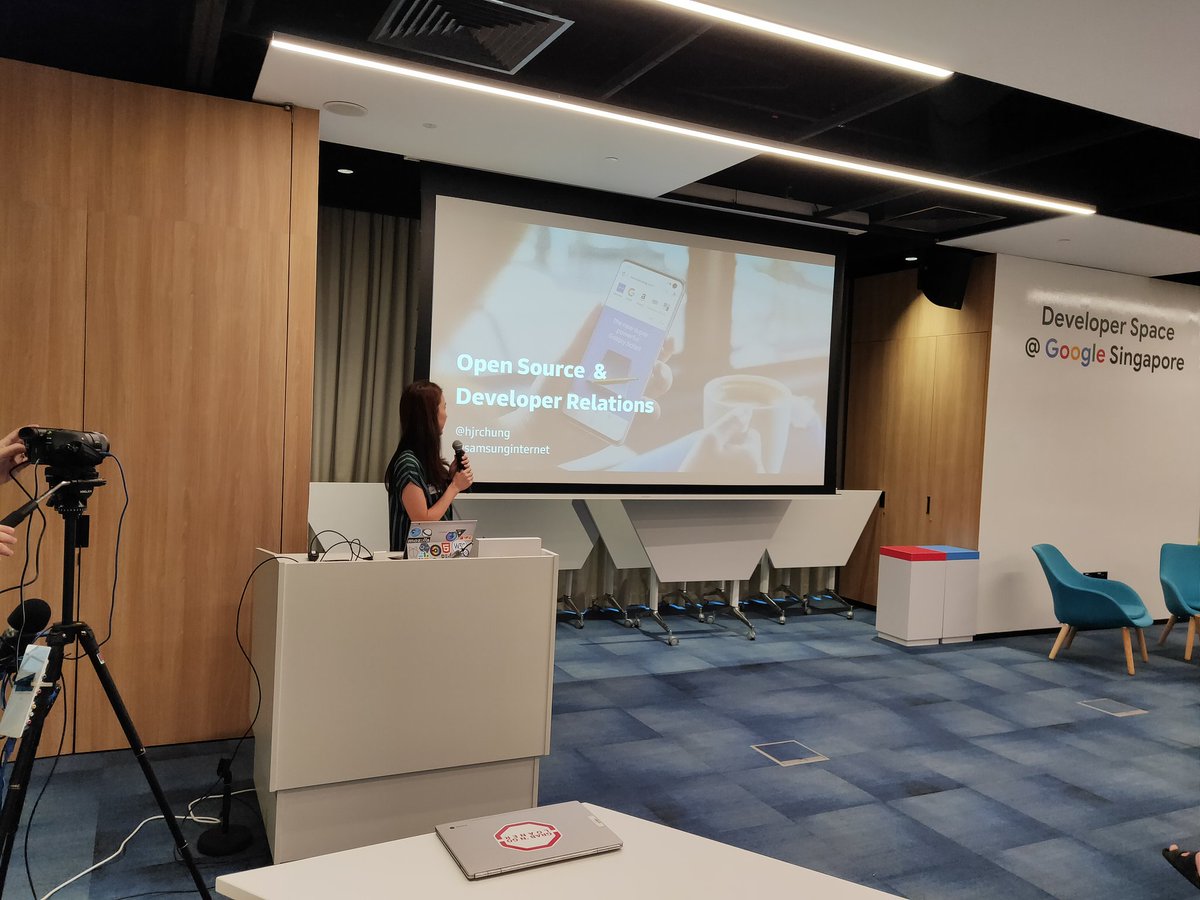 hj_chen's tweet photo. really excited to hear from @hjrchung speak about #opensource in #devrel here at #devrelsummit https://t.co/MVSX4RdI28