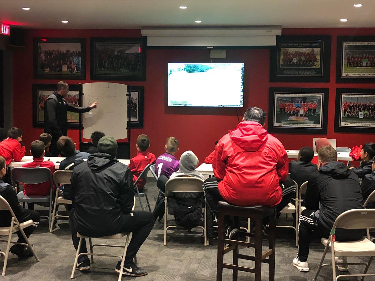 SurreyUnitedSC's tweet photo. Video Analysis session with our U11 boys teams. Watching and learning. Boys are loving it! #vicariouslearning #development https://t.co/I4nPkXs3jA