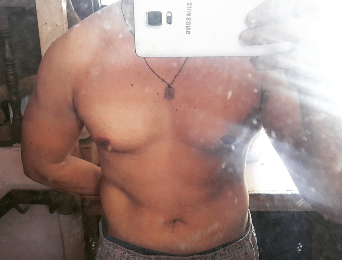 DarylBandayanon's tweet photo. reference November 10, 2019 09:50am
.
Bloated 😂😂😂
.
#MiniLog 
#Reference
#progress 
#fattofat 
#motivation 
#progresspic 
#jumprope 
#skipping 
#skippingrope 
#jumpropeeverydamnday 
#training 
#trainingday
#gym
#motivation https://t.co/DQG3yojf38