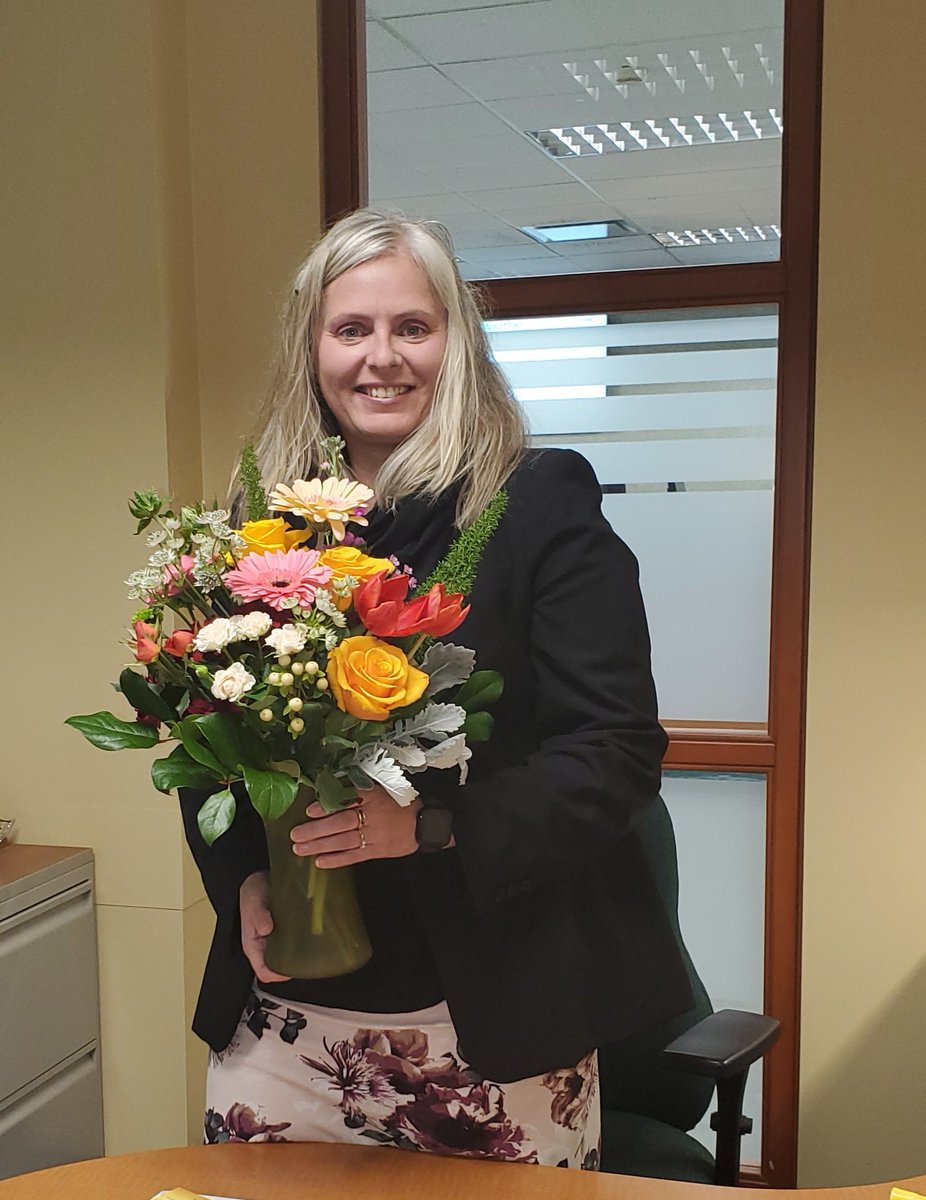 NelabNike's tweet photo. A great day at 1512... our branch manager was appreciated by flowers from one of our thankful clients!💚 https://t.co/ONeiCRKwLR