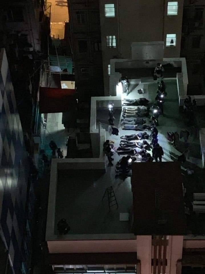 SOSHomeKongSOS's tweet photo. Ten protestors were arrested and brought to the top floor of a building. No reporters around. #HKPoliceTerrorism #SOSHK #互相科勞 https://t.co/kK2BQkXcNx