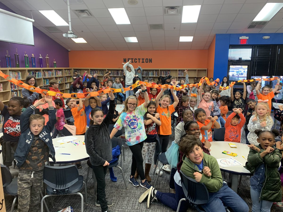 coachkool25's tweet photo. Great house meetings this morning! We are Thankful! 🧡🧡 #excitoproud #bbengaged https://t.co/MqpiWMkstK