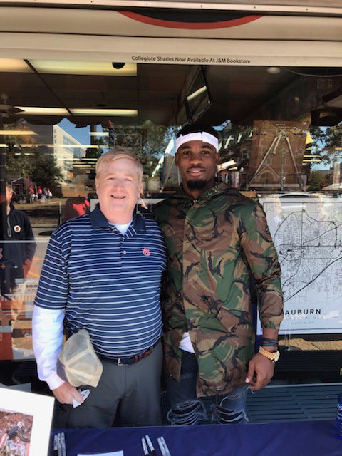 jim_merck's tweet photo. @GuttaManRick @AuburnFootball I was so happy to have the opportunity to meet you and shake your hand on Saturday and to get a picture with you!  What an honor!  Totally Awesome!  Thanks and War Eagle! 🦅 https://t.co/zSkny45tlU