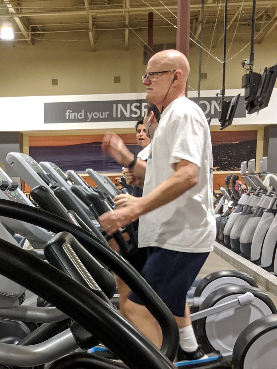 david_metcalfe's tweet photo. Hey @notthefakeSVP glad to see you're staying healthy. Share your routine next time! @SportsCenter https://t.co/jxG7G8ffww