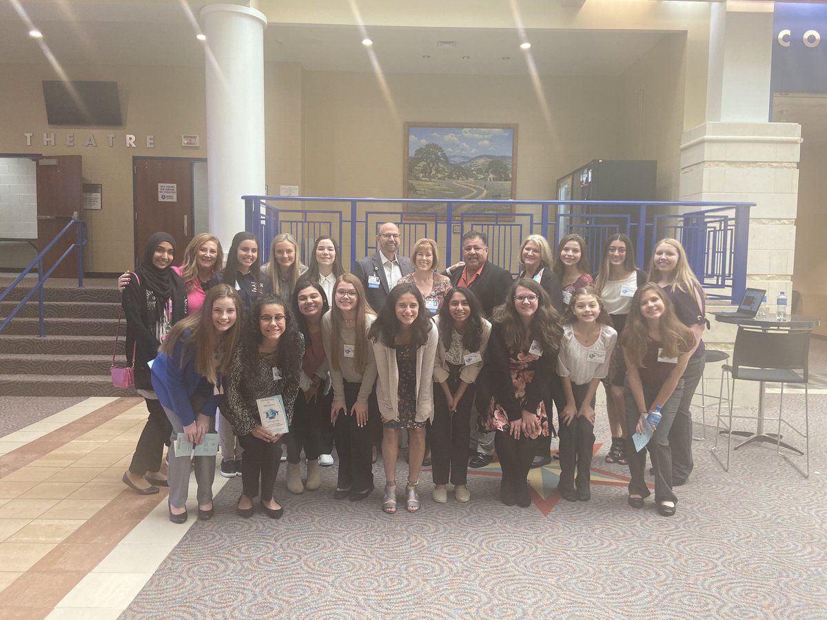 MrsFruff's tweet photo. What. A. Day.
The Region 4 North TAFE Conference and Competition was a huge success. I’m SO proud of my students and especially grateful to all that helped make today possible. Thank you Roy Garcia for welcoming our students to the best district in Texas @11greenwave https://t.co/Bpj8ZBMg98