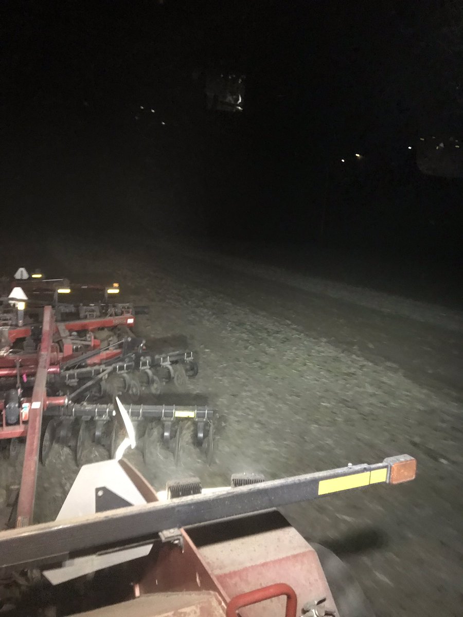 RittingerSean's tweet photo. Working on the night moves.....
@Case_IH #485quad #730C  @TheChadColby  @Camso_co https://t.co/dafRDTUPGO