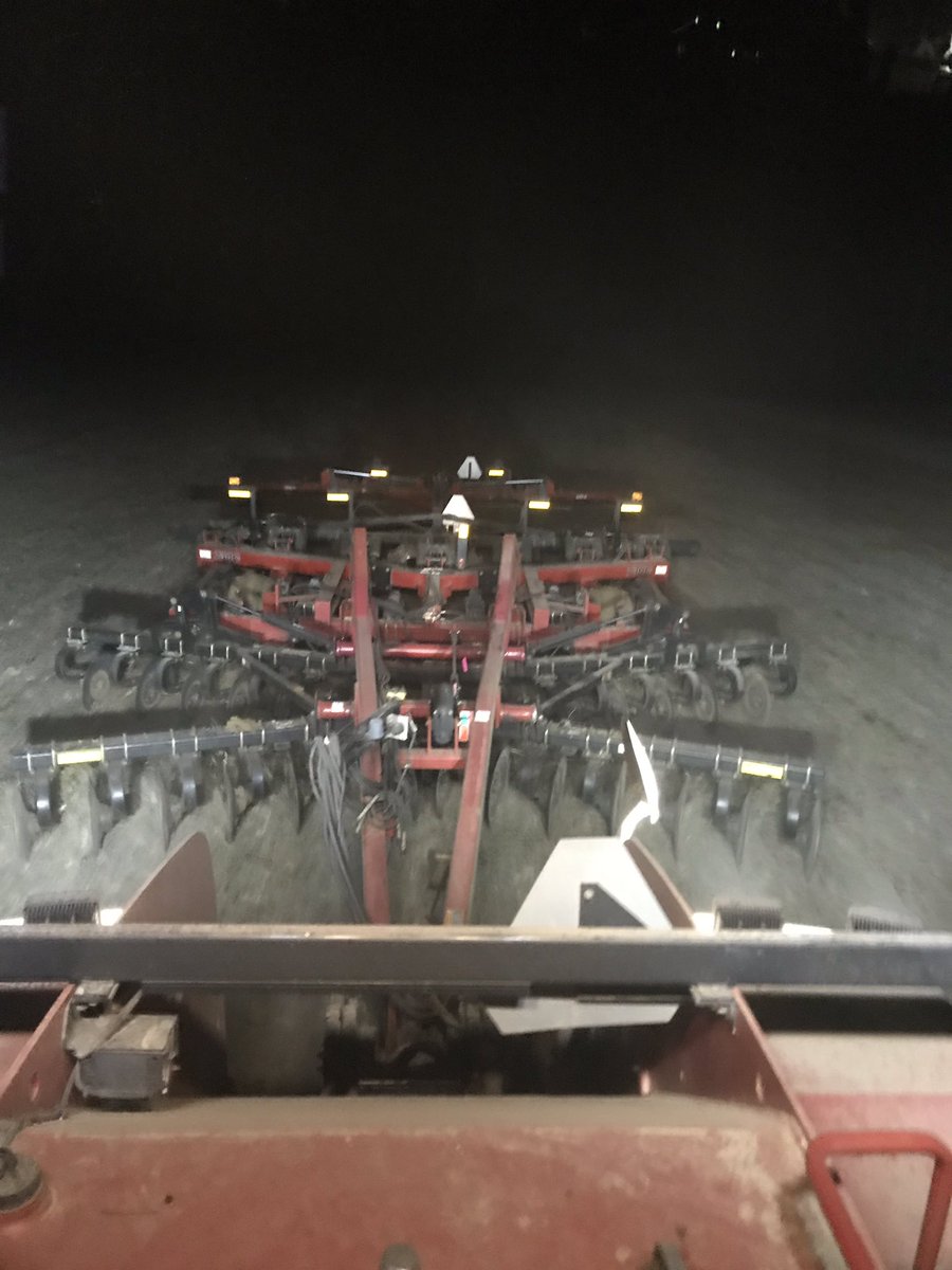 RittingerSean's tweet photo. Working on the night moves.....
@Case_IH #485quad #730C  @TheChadColby  @Camso_co https://t.co/dafRDTUPGO