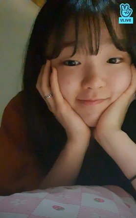 Vliveofficial's tweet photo. [V LIVE] 

대장대장!                        미아내
왜 요즘                            나는 요즘 바뻐
강아지똥 세상에                  미라클이랑 놀아야대   
오지 않는구야?                      돌아가 '_'
보구시퍼 ㅜㅜ

▶ https://t.co/B0fbjgeiV4

#오마이걸 #OHMYGIRL #VLIVE https://t.co/oACsXS4UjP