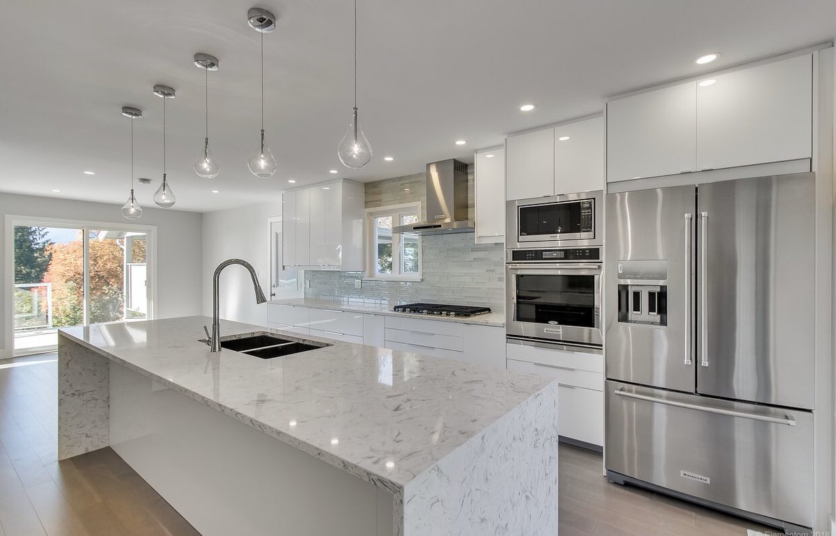 DaveHaboosheh's tweet photo. New Listing! 7-bedroom family home in North Vancouver. 3-levels with a 2+ bedroom basement suite. Huge backyard plus a massive front patio to enjoy the view. Listed $2,388,000 https://t.co/bXqdRUUkc6