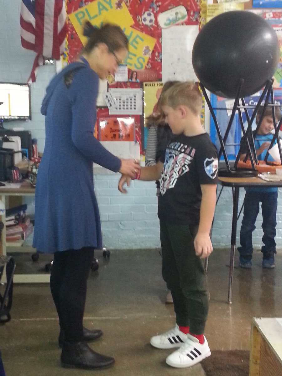 Gr2H2016's tweet photo. Tweeter1 wanted to show us learning in math, about turkeys from @mysterydoug, &amp; a classmate being recognized today for being a good student. #learningtogether @PanaCUSD8 @KHahnenkamp https://t.co/L5ZIDHUkXt