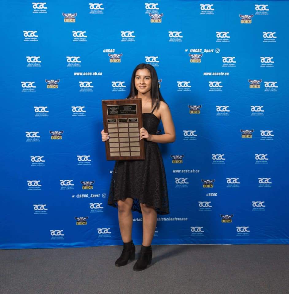 InterEdmonton's tweet photo. Inter 2000 Sarah Moorji played her last college game last week for NAIT -big congrats to her as while at NAIT she was named Rookie of the year and awarded All conference top 11 midfielder! Can’t wait to see what you conquer next Sarah! #InterFamily #InterRoots https://t.co/P6w0Xj4Cjp