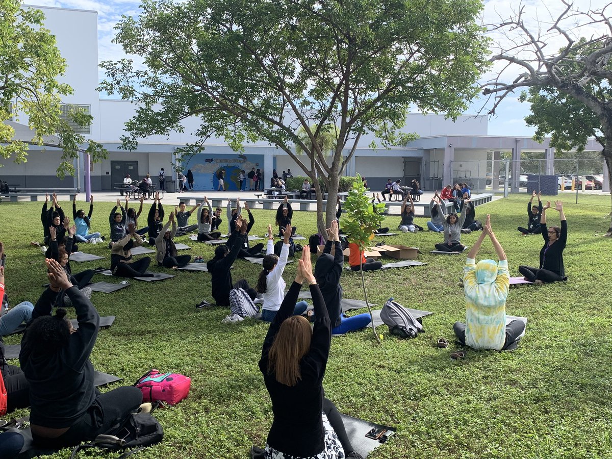 _MissGradeA's tweet photo. Today’s ‘Mindful Monday’s’ launch was a huge success! Over 80 students participated in Mindful Monday, a wellness activity open to all students; ranging from meditation to novice yoga teaching mindfulness.

@MDCPS_MHS @KropSHS 
#KropWellness #WellnessMatters https://t.co/RAbw4sbZMh
