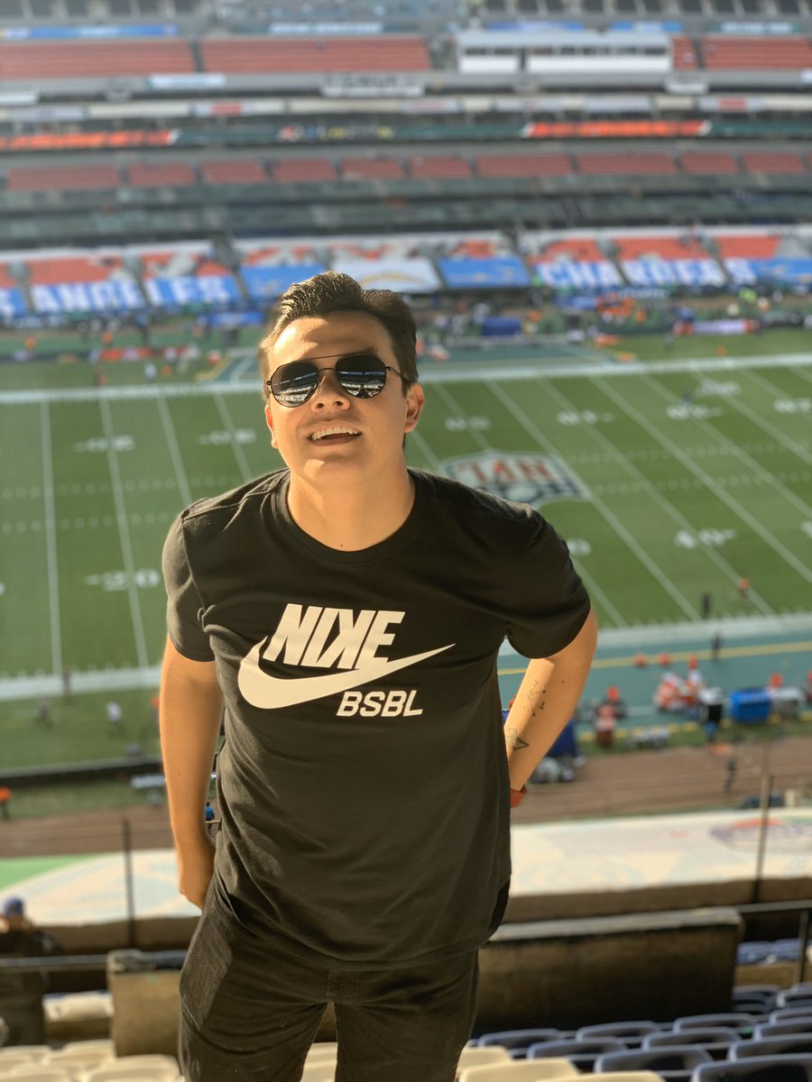 fr3dy20's tweet photo. #nflmexico @nflmx https://t.co/qolj6BWAY4