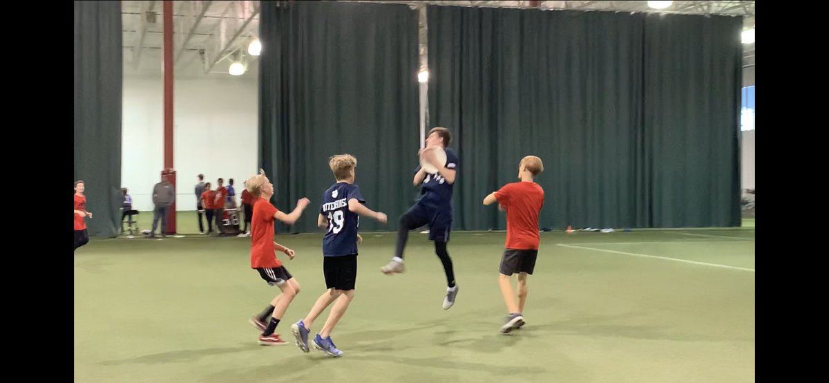 #14 Dylan Laskowski making a leaping catch 🥏💪🏼