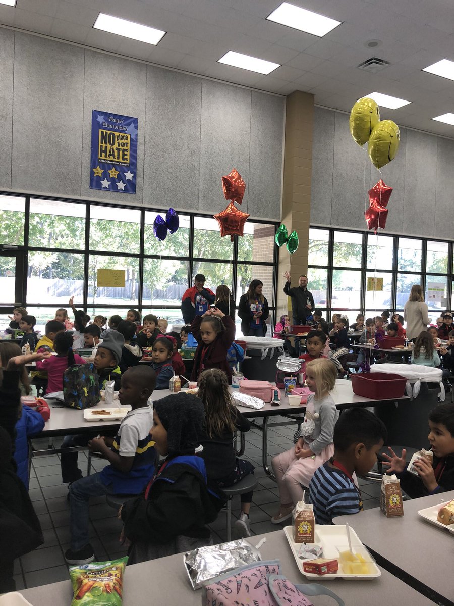 mooneyyeager's tweet photo. Our NPFH Mix it Up Lunch was a great way for students to meet a new friend and learn something new about a classmate!
#yeagerbuzz #NPFH https://t.co/m9zvmdbfef