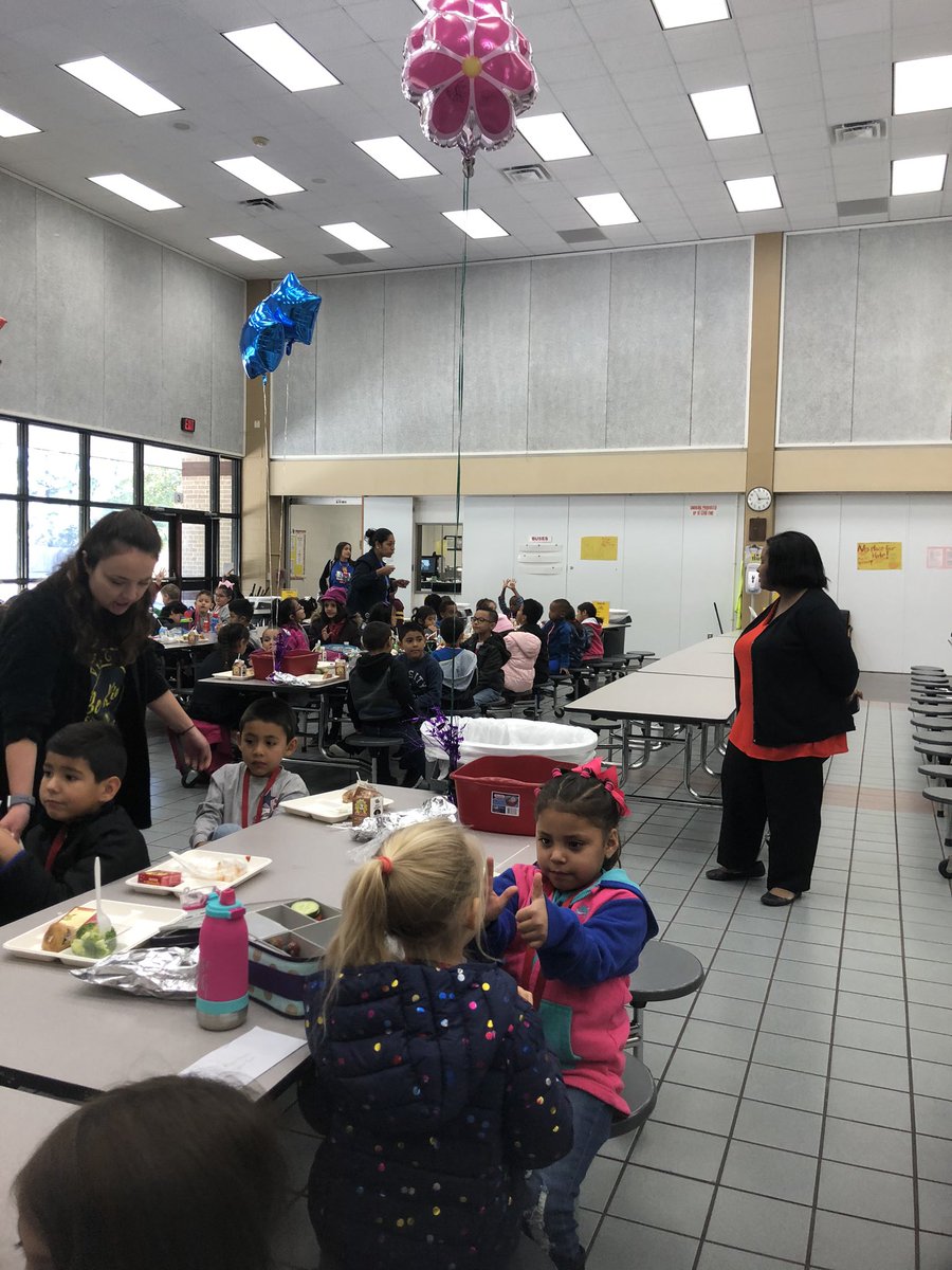 mooneyyeager's tweet photo. Our NPFH Mix it Up Lunch was a great way for students to meet a new friend and learn something new about a classmate!
#yeagerbuzz #NPFH https://t.co/m9zvmdbfef