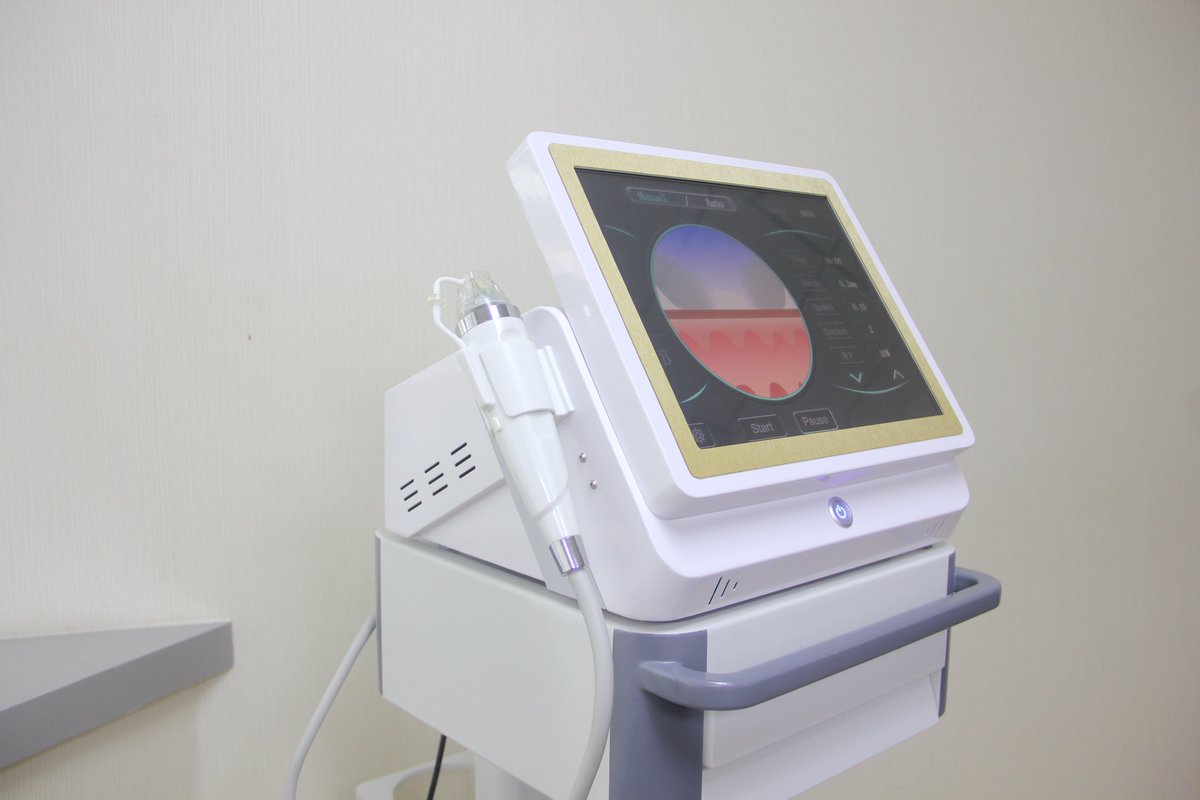 SincoherenE's tweet photo. Microneedle Therapy System (MTS) partially releases radio frequency (RF) energy and creates a radio frequency hot zone. Using a specially designed golden microneedle to quickly insert into the skin, the microneedle emits energy precisely to the target tissue while ensuring safety https://t.co/kc5MaMBdar