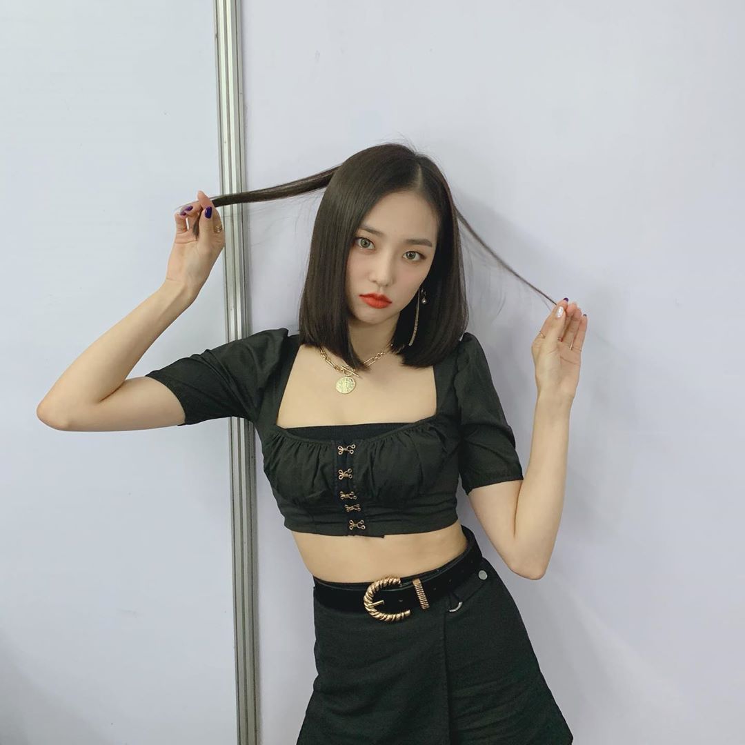 MlNTSEO's tweet photo. เยอึนรักประเทศไทยมากๆ เลยค่ะ 🖤
#clc
#InThai
#Kcrush https://t.co/TXjzXvx2nq