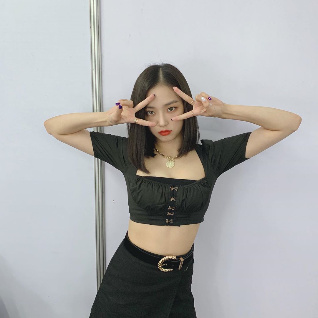 MlNTSEO's tweet photo. เยอึนรักประเทศไทยมากๆ เลยค่ะ 🖤
#clc
#InThai
#Kcrush https://t.co/TXjzXvx2nq