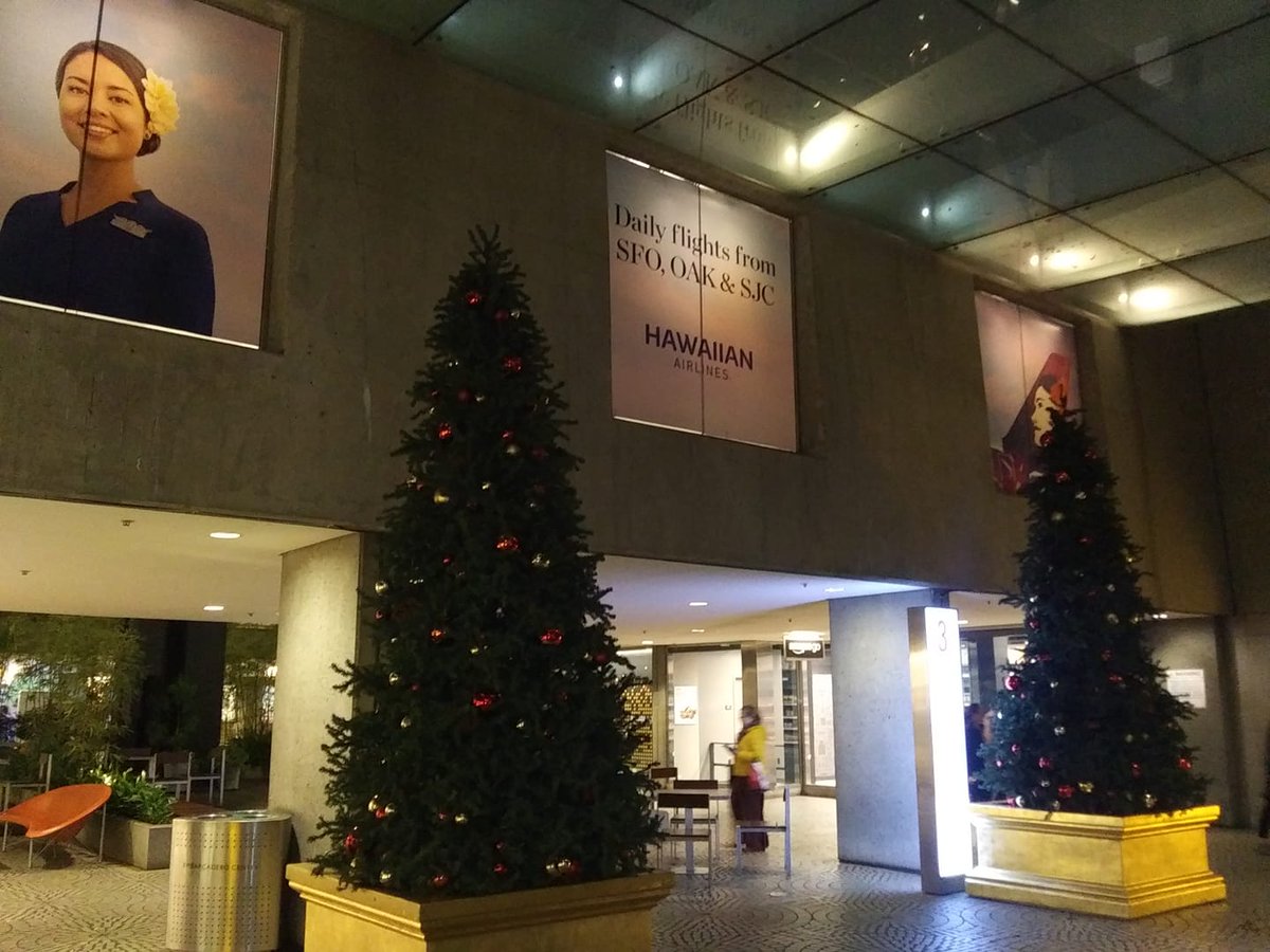 CHANNINGPOSTERS's tweet image. Christmas has arrived in San Francisco. #EmbarcaderoCenter