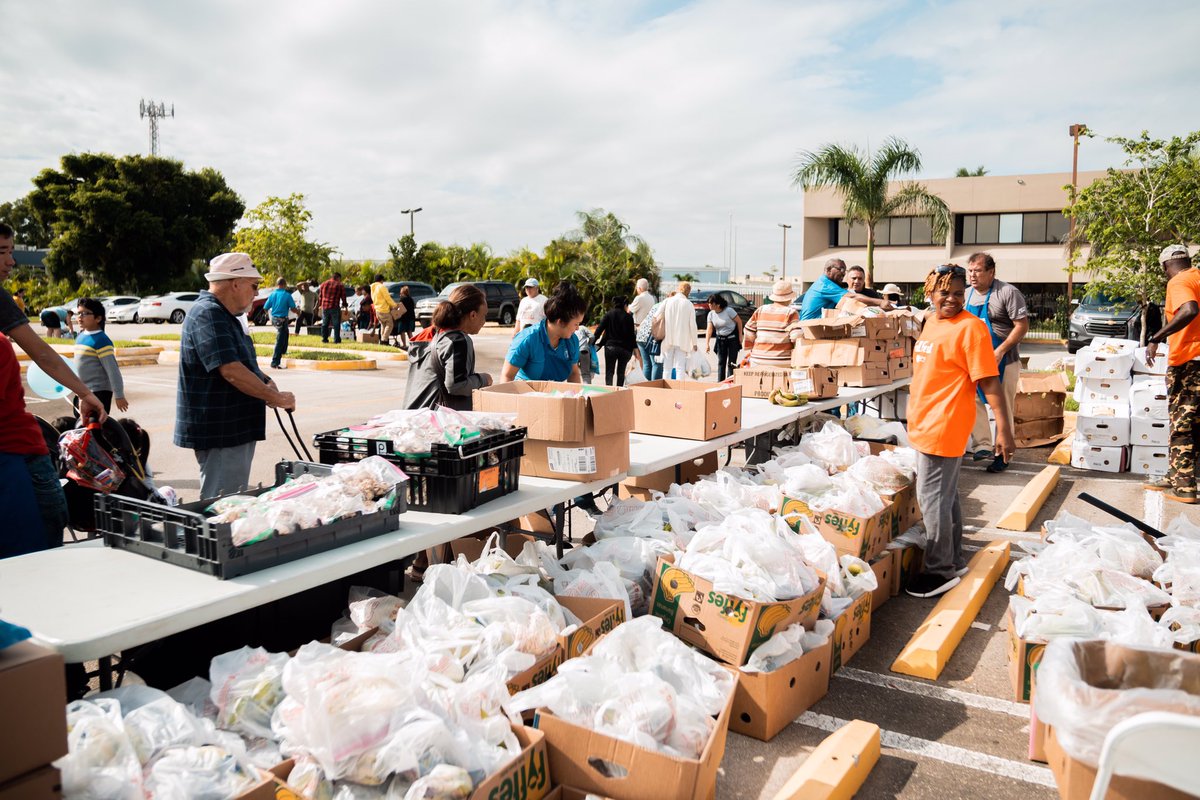 elreyjesusmiami's tweet photo. ¡Estaremos regalando pavos este sábado en #Fallfest2019! Daremos 1,000 comidas de acción de gracias durante nuestro evento comunitario. No podemos esperar para pasar un buen rato con todos ustedes en Care Miami Fall Fest. https://t.co/ADkN0ouUKu