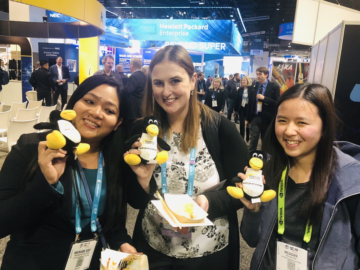 MeriamGay's tweet photo. @PenguinHPC  the penguin ladies at SC😍19 https://t.co/Di9fJjewiF