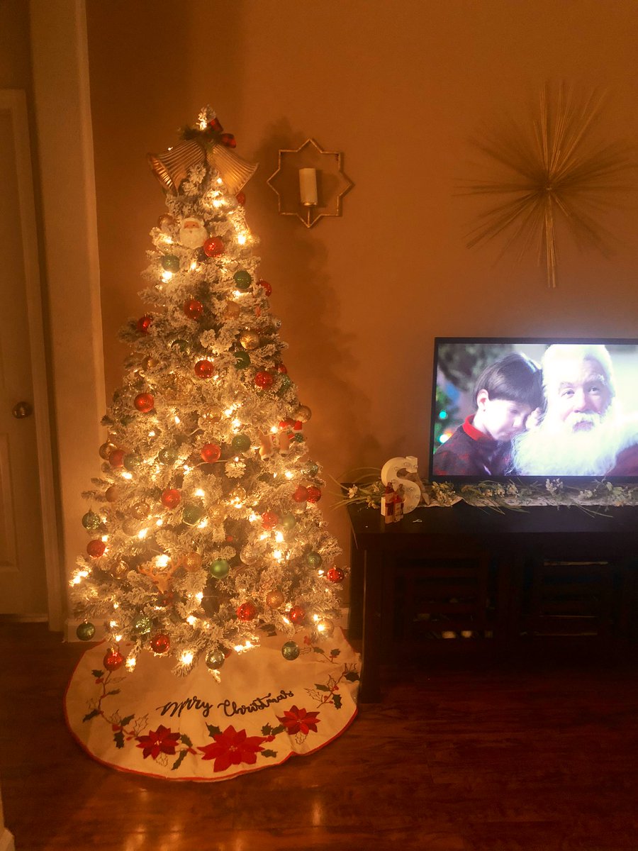 emmamorgan15's tweet image. The first Gaertner Christmas tree is here &amp;amp; truly the happiest thing ever!🎄🎅🏼 #OurfirstChristmas