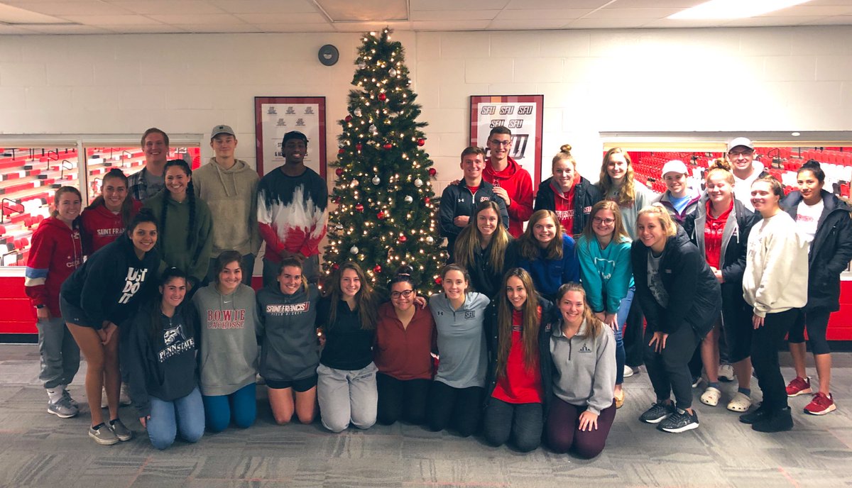 SFU_FLI's tweet photo. An impactful night identifying our #CoreValues and then defining them! We then shared with the group to see similarities and differences in the way we define the same values we may hold! We also got into the Christmas spirit! #TisTheSeasonForLeadership #comeFLIwithus https://t.co/iiGsjLoI9B