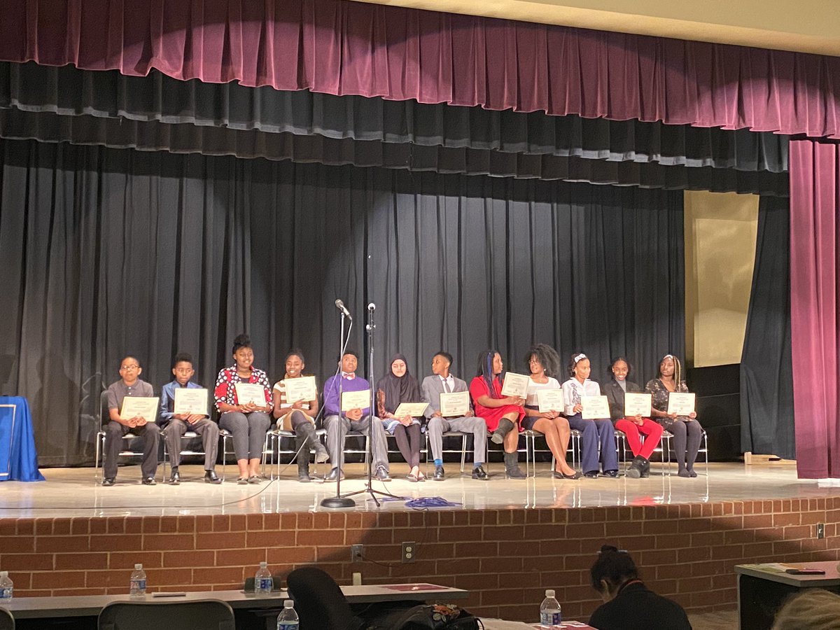 Mrs. Tealer tweet media