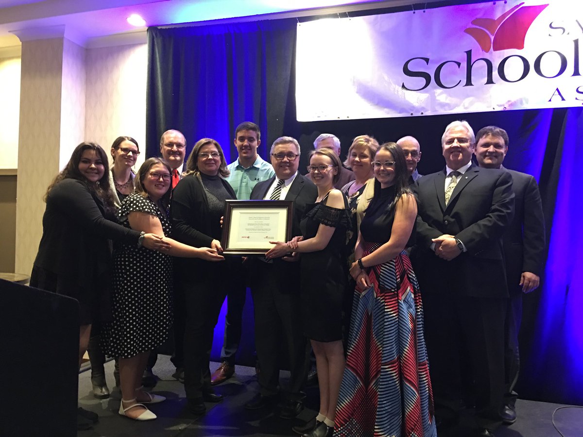 SaskSchoolBoard's tweet photo. Saskatchewan Rivers Public Board of Education and Saskatchewan Rivers Students for Change have received the 2019 Premier’s Board of Education Award for Innovation and Excellence in Education. #SSBA2019 https://t.co/pczqi03TgI