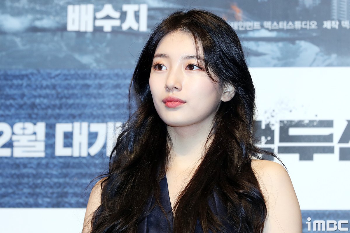 BAEKKOTMAEUL's tweet photo. [PIC] 191119 백두산 제작발표회 기사사진

#배수지 #수지 #SUZY #백두산 #BAEKDUSAN #최지영 https://t.co/ugIzHBOOS4