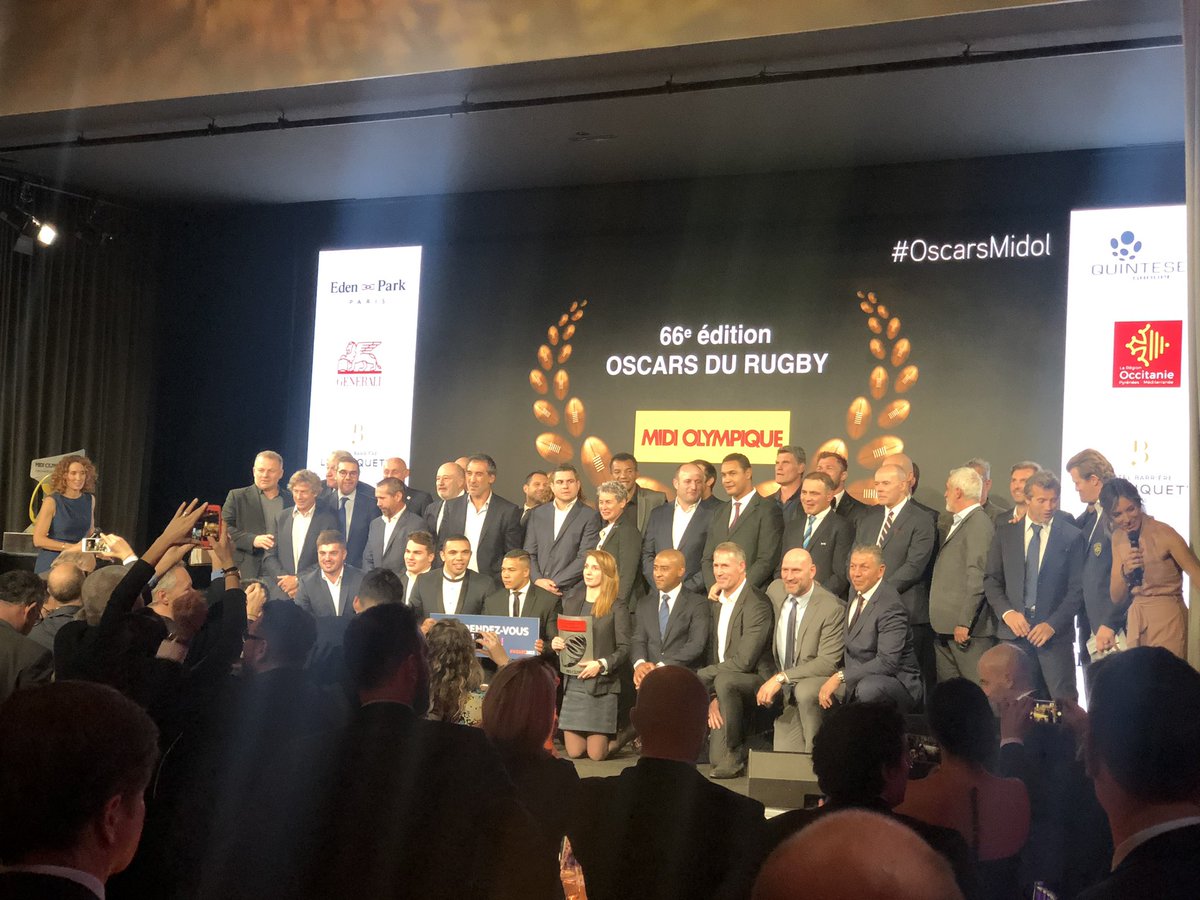 C’est la fin de cette 66e cérémonie des #OscarsMidol de <a href="/midi_olympique/">Midi Olympique</a> et l’on termine évidemment par la photo de famille