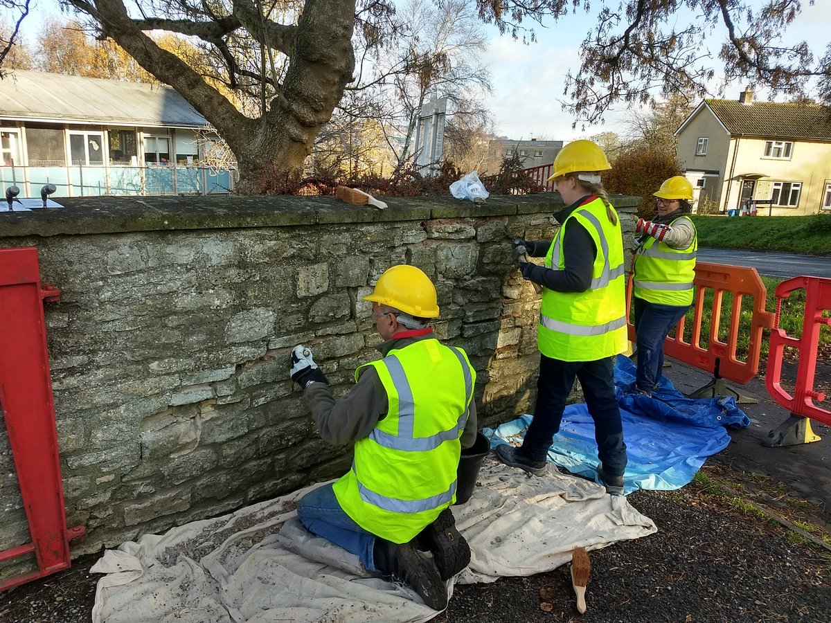 Twerton_Infants's tweet photo. A productive first day on site for our partnership project with @BathCollege. #WINWIN https://t.co/xIRvWisUBS