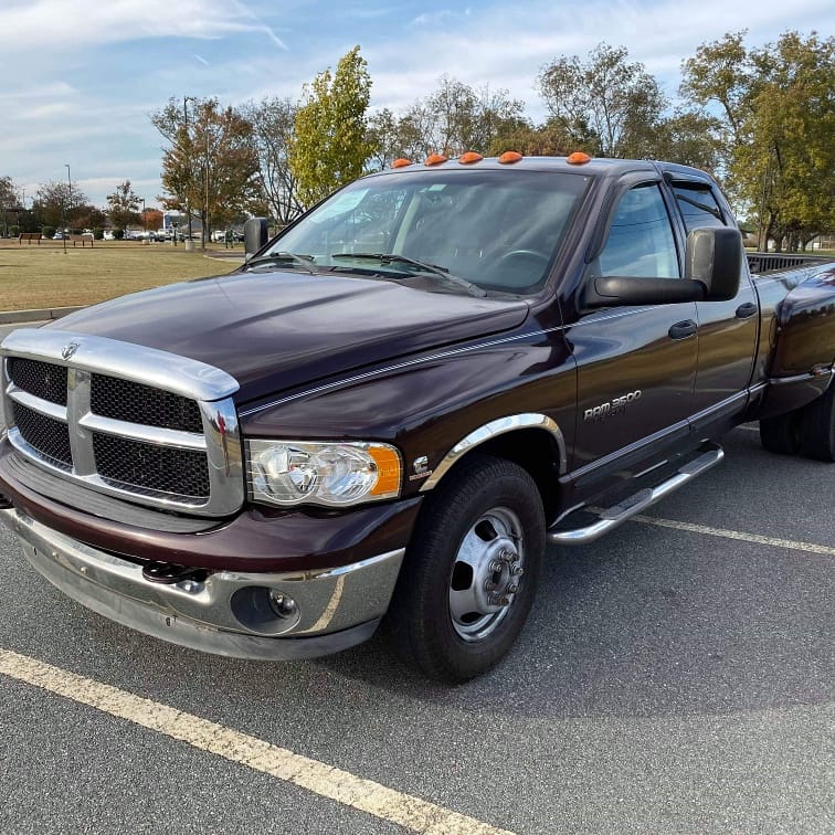 InterstateSales's tweet photo. 💪2005 Dodge Ram Dually💪
1500 down with approved credit 
🎈🎈Clean interior 🎈🎈
Great truck 🎯
🤳🤳Call Cesar today🤳🤳
☎️(478)956-5674
Or you can visit our website at 
🌐https://t.co/6Mv7Kx2z1o
#usedtrucksforsale https://t.co/KG2EJC7Dxm