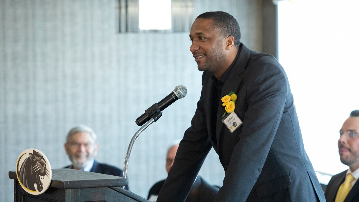 MKEPanthers's tweet image. ICYMI: We inducted the Milwaukee Athletics Hall of Fame Class of 2019 on Saturday, Nov. 9!

📰 » bit.ly/MKEHOF2019 | #UnitedWeRoar